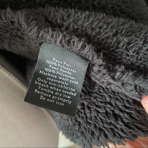 Rock & Republic Sherpa Faux-Leather Suede Black Metallic Vest Size Medium - Picture 5 of 7